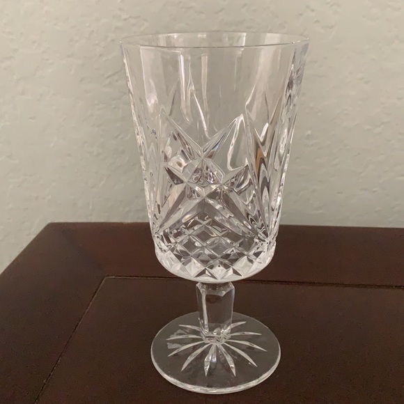 Center piece crystal small vase - Picture 2 of 5